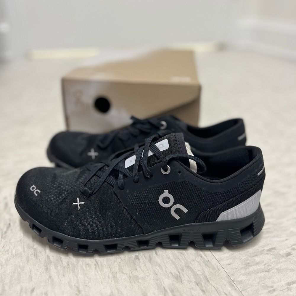 On Women's Cloud X 3 Shoes Size 9.5 Women’s New - Black